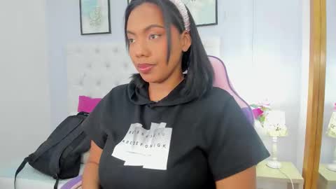 lia_mariana online show from October 24, 11:01 pm