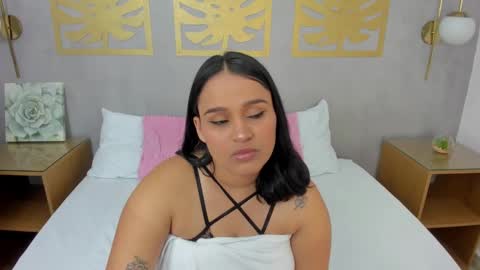 Snapshot of lia_sexx19 chatting on February 6, 2:11 am Lia online show from February 6, 2:11 am