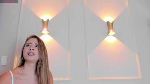 Snapshot of lia_walton__ chatting on December 21, 3:31 pm liz walton online show from December 21, 3:31 pm