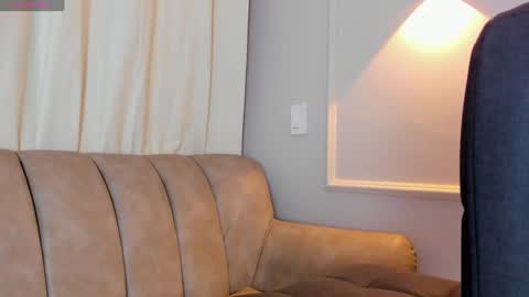 Snapshot of lia_walton__ chatting on January 16, 11:58 am liz walton online show from January 16, 11:58 am