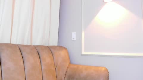 Snapshot of lia_walton__ chatting on January 23, 11:58 am liz walton online show from January 23, 11:58 am