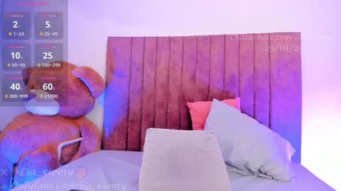 Snapshot of lia_xiomy_ chatting on January 24, 8:23 am Lia online show from January 24, 8:23 am