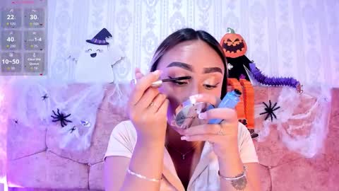 Snapshot of liaa_18 chatting on October 30, 3:30 am Liaa online show from October 30, 3:30 am