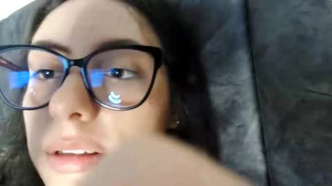   lia  online show from December 21, 3:25 am