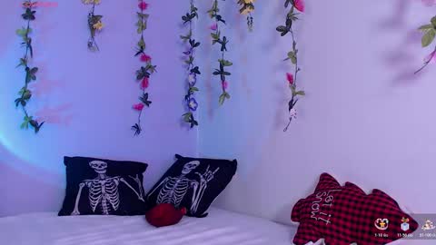 Liaa  online show from December 3, 12:07 am