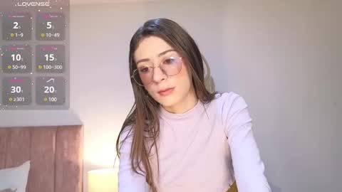 Snapshot of liaaa___ chatting on December 7, 1:18 pm Lia online show from December 7, 1:18 pm