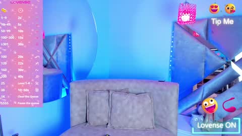 Snapshot of liaagener chatting on December 8, 7:32 pm Liaa online show from December 8, 7:32 pm