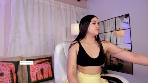 Snapshot of liaamoon_ chatting on May 2, 12:21 pm Lia online show from May 2, 12:21 pm