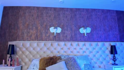 liaa turner  online show from September 14, 9:03 pm