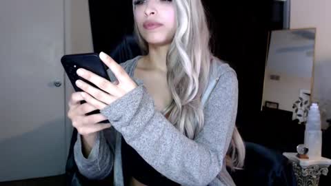 Snapshot of liadivina chatting on March 12, 7:35 am Lia Divina online show from March 12, 7:35 am