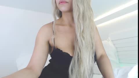 Snapshot of liadivina chatting on November 23, 10:09 pm Lia Divina online show from November 23, 10:09 pm