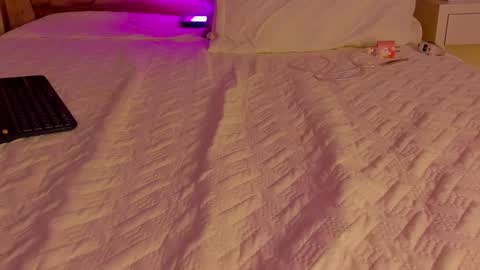 Snapshot of liaflowers chatting on February 7, 8:22 am Lia online show from February 7, 8:22 am