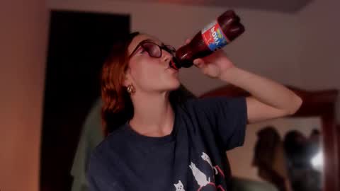 Snapshot of liahilton_ chatting on February 13, 3:14 pm lh6 9c online show from February 13, 3:14 pm