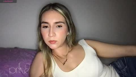 Snapshot of liahrommie chatting on March 2, 3:41 am Amy online show from March 2, 3:41 am