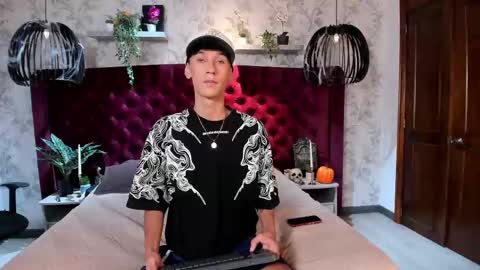 Snapshot of liam_and_tristan chatting on October 30, 8:31 pm Liam  Tristan online show from October 30, 8:31 pm