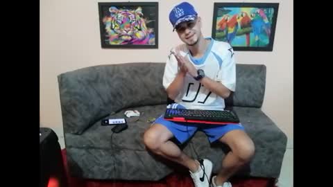 Snapshot of liam_andres12 chatting on September 23, 9:40 pm Andres online show from September 23, 9:40 pm