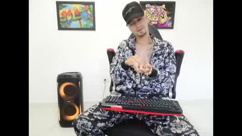 Snapshot of liam_andres12 chatting on October 16, 9:49 pm Andres online show from October 16, 9:49 pm