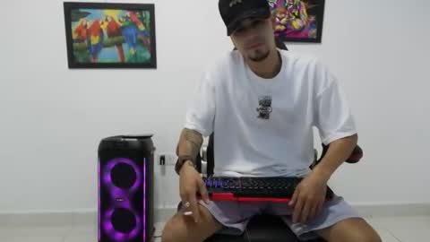 Snapshot of liam_andres12 chatting on October 22, 9:47 pm Andres online show from October 22, 9:47 pm