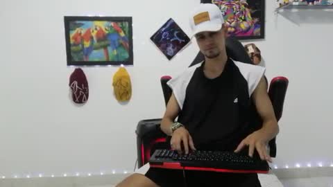 Snapshot of liam_andres12 chatting on November 19, 10:43 pm Andres online show from November 19, 10:43 pm