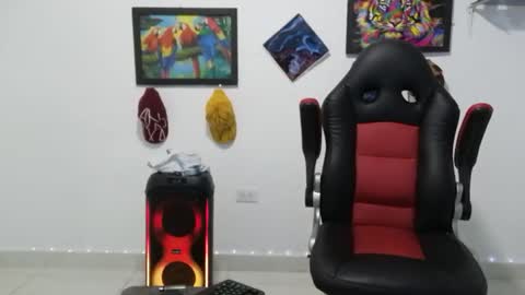 Snapshot of liam_andres12 chatting on December 2, 9:10 pm Andres online show from December 2, 9:10 pm