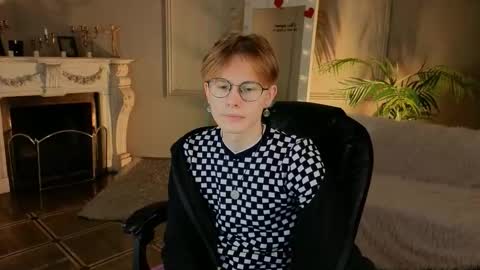 LIAM online show from March 28, 5:29 am