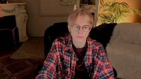 LIAM online show from April 4, 5:38 am