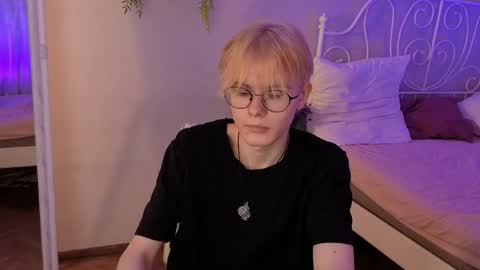 LIAM online show from April 12, 5:23 am