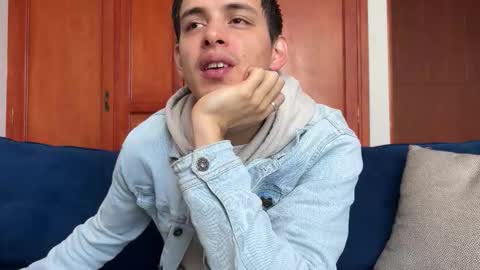 Snapshot of liam_enzho chatting on November 19, 1:11 pm Liam online show from November 19, 1:11 pm