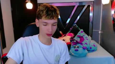 Snapshot of liam_green1 chatting on March 1, 2:08 pm liam_green1 online show from March 1, 2:08 pm