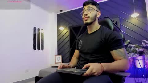 LIAM KLEIN online show from October 11, 11:09 am