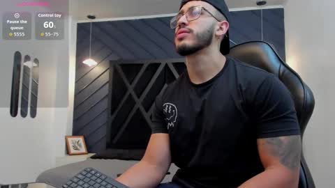 LIAM KLEIN online show from October 29, 11:23 am