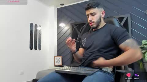 LIAM KLEIN online show from November 8, 11:10 am