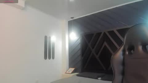 LIAM KLEIN online show from November 12, 11:10 am