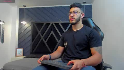 LIAM KLEIN online show from November 13, 11:20 am