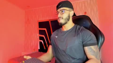 LIAM KLEIN online show from November 25, 11:10 am