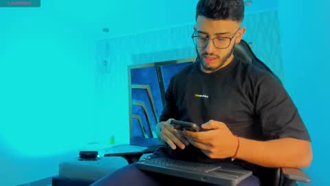 LIAM KLEIN online show from November 27, 11:12 am