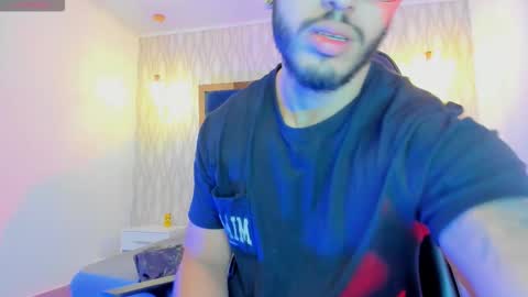 LIAM KLEIN online show from December 1, 11:15 am