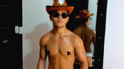 Snapshot of liam_knight chatting on November 4, 2:32 am liam_knight online show from November 4, 2:32 am