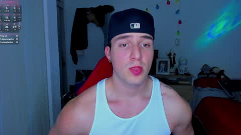 Snapshot of liam_oficial chatting on December 6, 3:08 am liam online show from December 6, 3:08 am