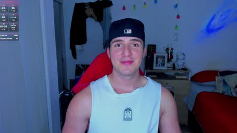 Snapshot of liam_oficial chatting on December 7, 8:22 am liam online show from December 7, 8:22 am