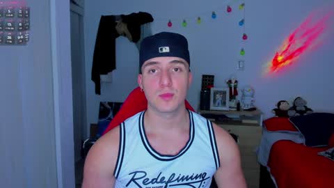 Snapshot of liam_oficial chatting on December 12, 3:43 am liam online show from December 12, 3:43 am