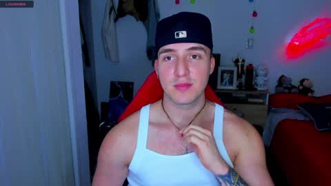 Snapshot of liam_oficial chatting on December 19, 4:45 am liam online show from December 19, 4:45 am