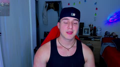 Snapshot of liam_oficial chatting on December 21, 3:36 am liam online show from December 21, 3:36 am