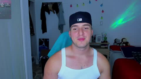 Snapshot of liam_oficial chatting on January 25, 3:30 am liam online show from January 25, 3:30 am