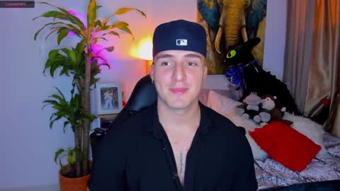 Snapshot of liam_oficial chatting on February 6, 3:48 am liam online show from February 6, 3:48 am