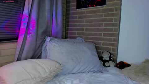 liam online show from April 22, 3:20 am