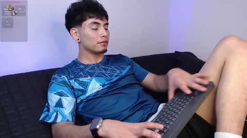Snapshot of liam_ruiz_ chatting on October 11, 2:11 am Liam online show from October 11, 2:11 am
