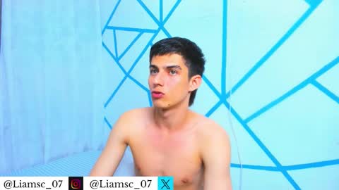 Snapshot of liam_scott77 chatting on November 16, 10:37 pm Liam scott77 online show from November 16, 10:37 pm