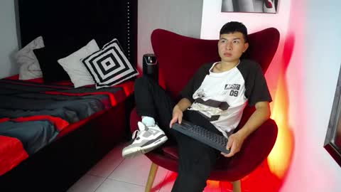 Liam  online show from February 20, 11:54 am