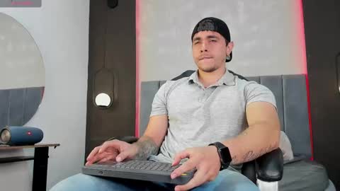 Snapshot of liam_walk chatting on September 26, 8:13 pm Liam online show from September 26, 8:13 pm